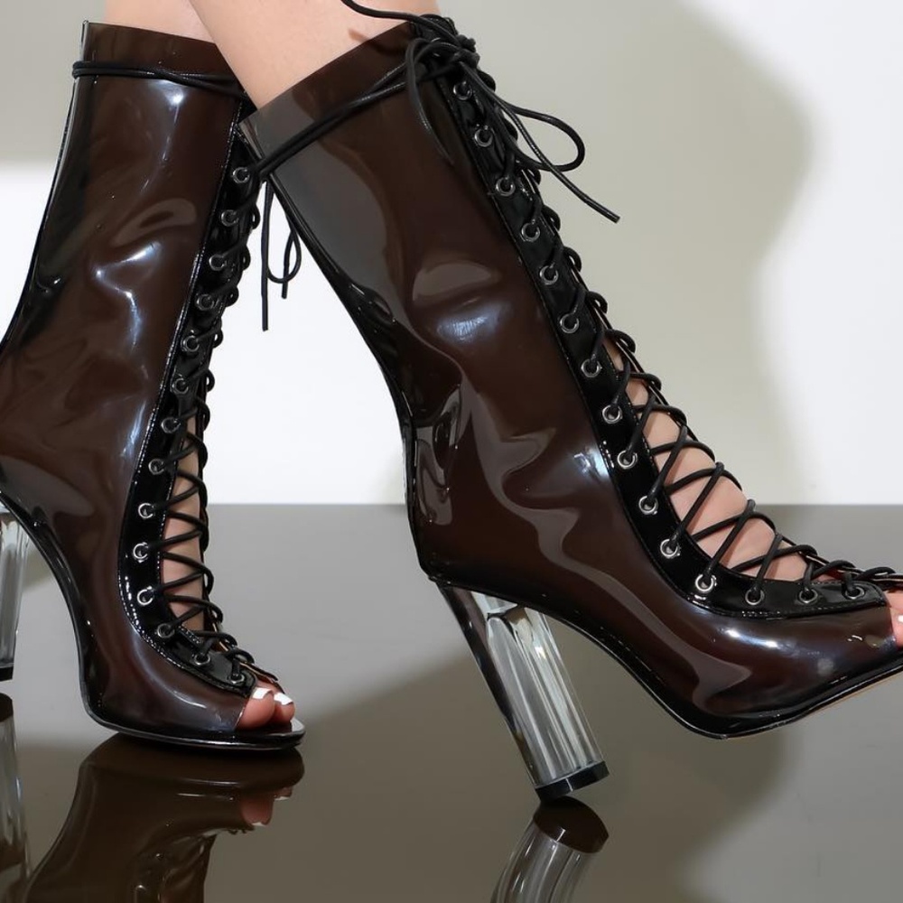 𝙇𝙖𝙨𝙩 𝙎𝙞𝙯 6 🖤Black Glass Combat Peep boots - Picture 5 of 7